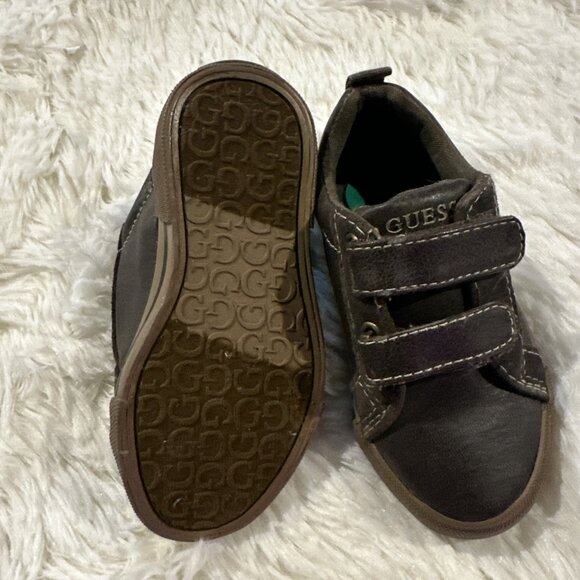Guess toddler hook and loop shoes 8 NWOT brown designer - Picture 4 of 7